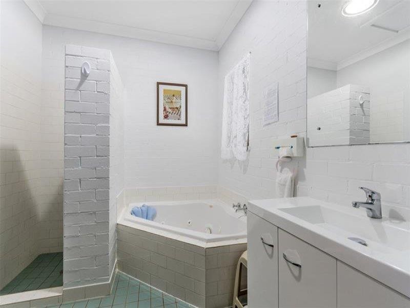 42 Chardonnay Road, Cowra NSW 2794