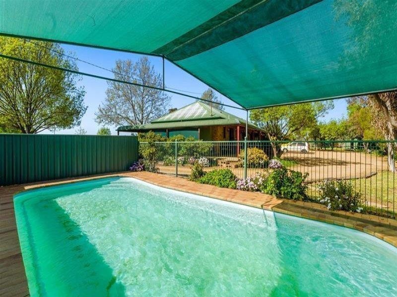 42 Chardonnay Road, Cowra NSW 2794