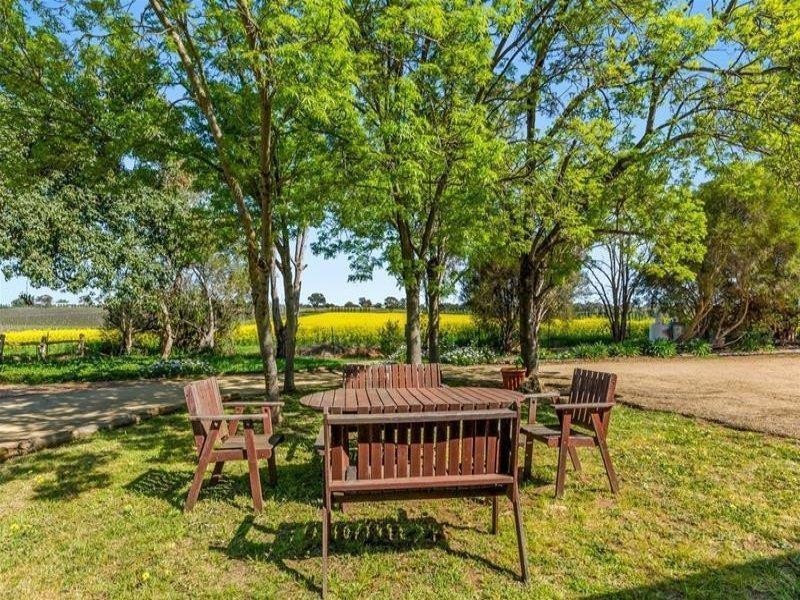 42 Chardonnay Road, Cowra NSW 2794