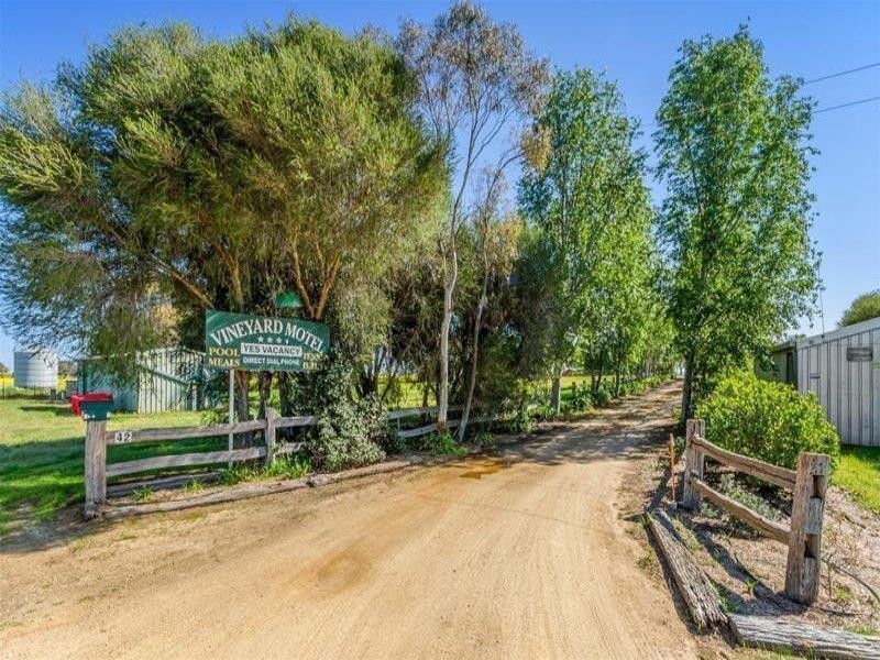 42 Chardonnay Road, Cowra NSW 2794