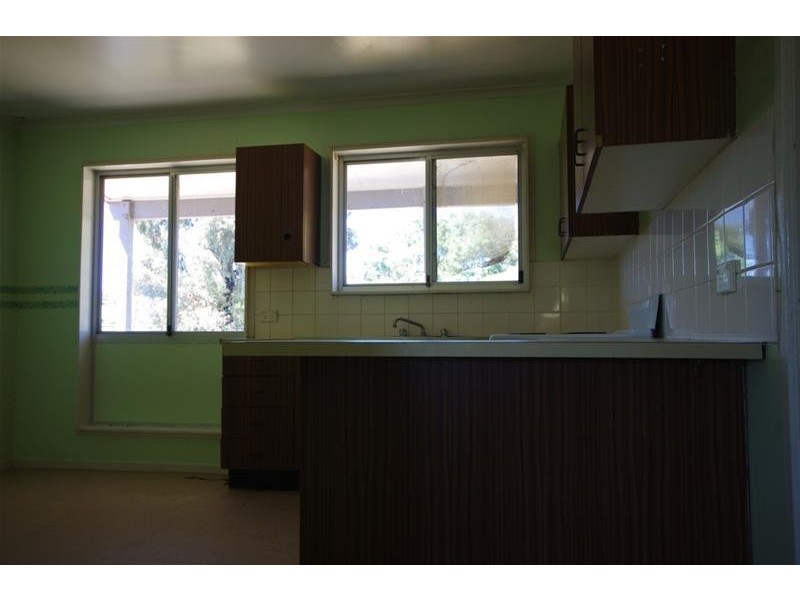 24 Pridham Street, Cowra NSW 2794