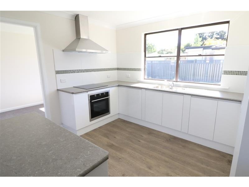 2 Yaldara Crescent, Cowra NSW 2794