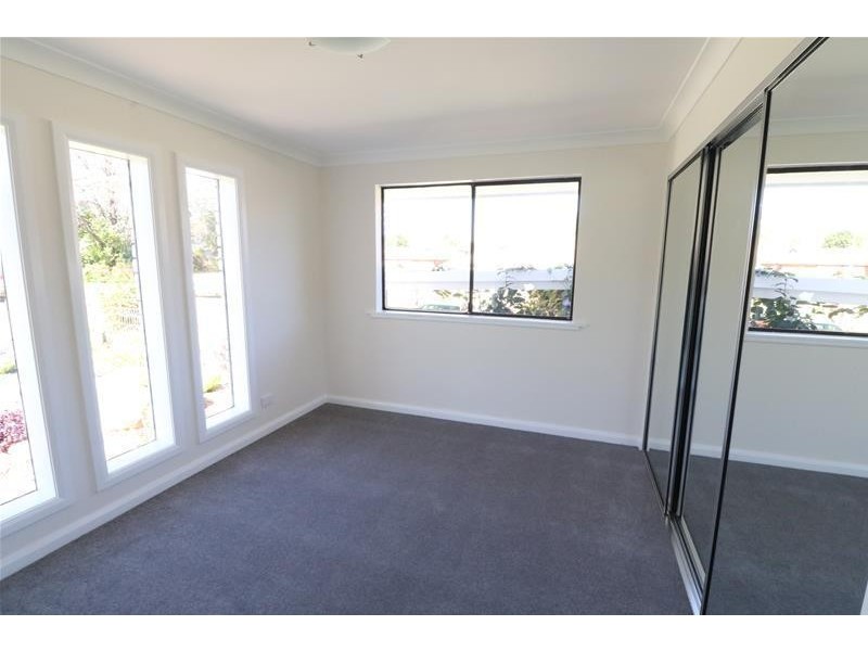 2 Yaldara Crescent, Cowra NSW 2794