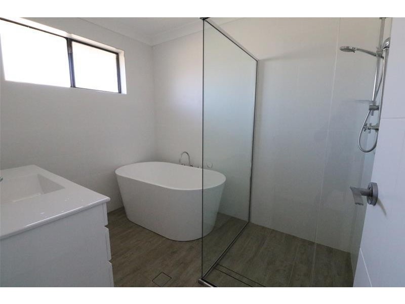 2 Yaldara Crescent, Cowra NSW 2794