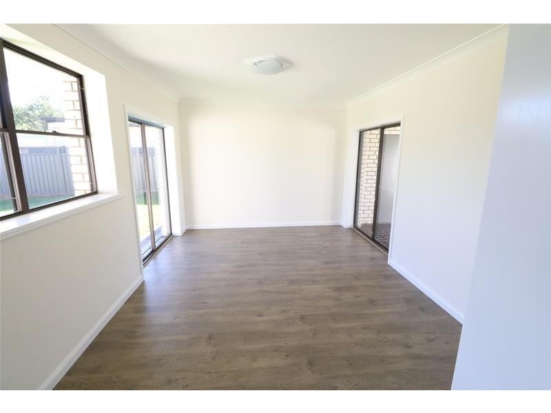 2 Yaldara Crescent, Cowra NSW 2794