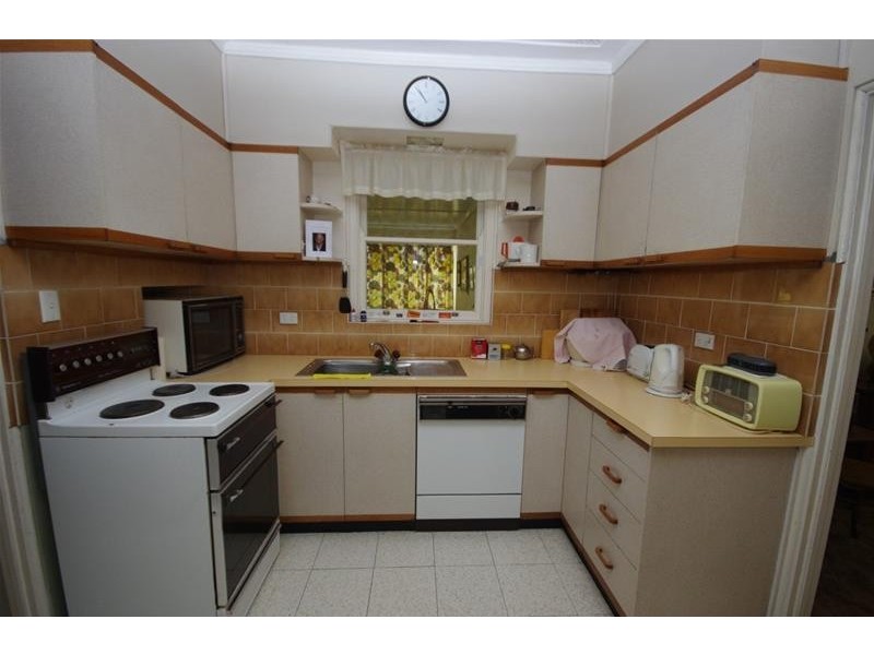 18 Lynch Street, Cowra NSW 2794