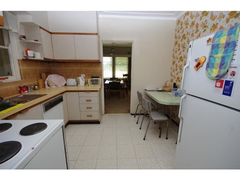 18 Lynch Street, Cowra NSW 2794