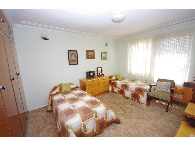 18 Lynch Street, Cowra NSW 2794