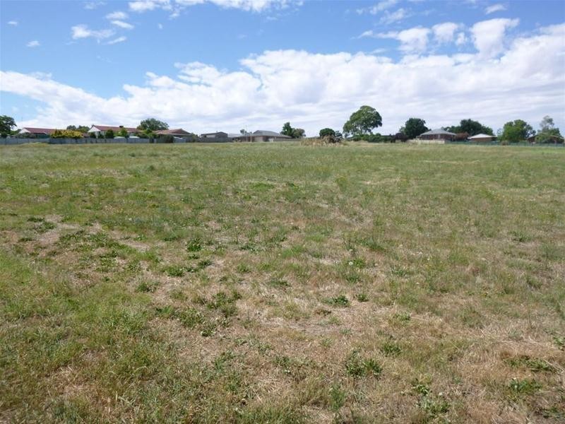 15 Duffey Avenue, Cowra NSW 2794