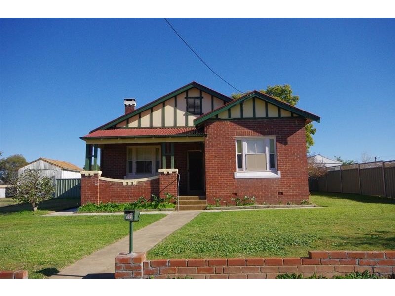 64 Fitzroy Avenue, Cowra NSW 2794