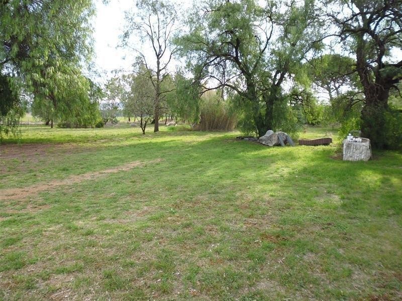 1 Illunie Street, “Old School House”, Cowra NSW 2794