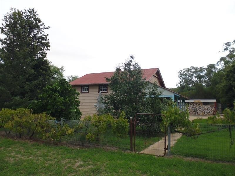 1 Illunie Street, “Old School House”, Cowra NSW 2794
