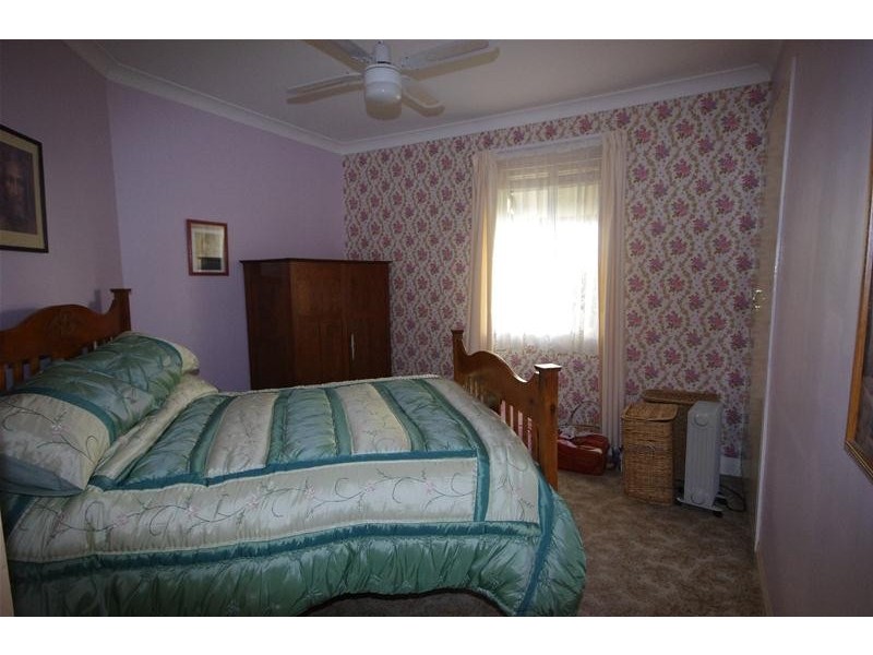 26 Argoon Street, Cowra NSW 2794