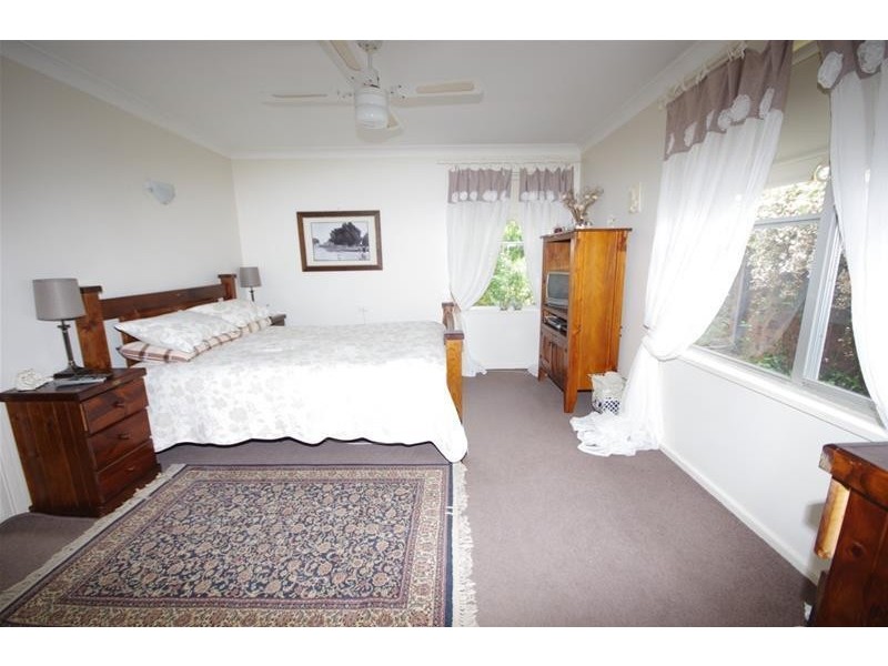 12 Yarrawonga Crescent, Cowra NSW 2794