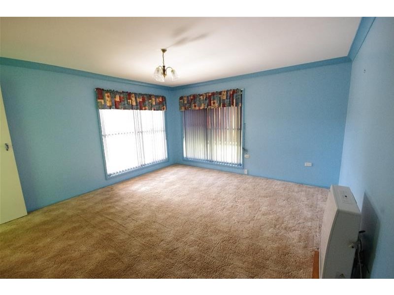 36 Kibbler Street, Cowra NSW 2794