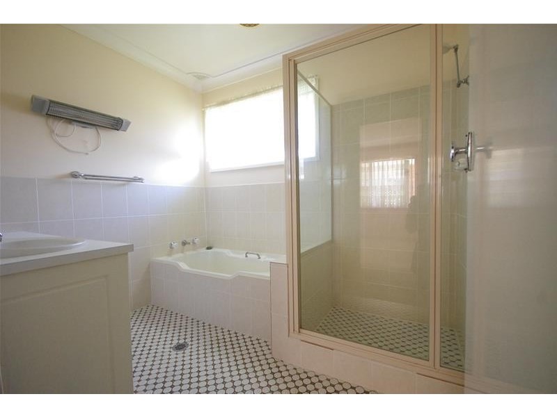 36 Kibbler Street, Cowra NSW 2794