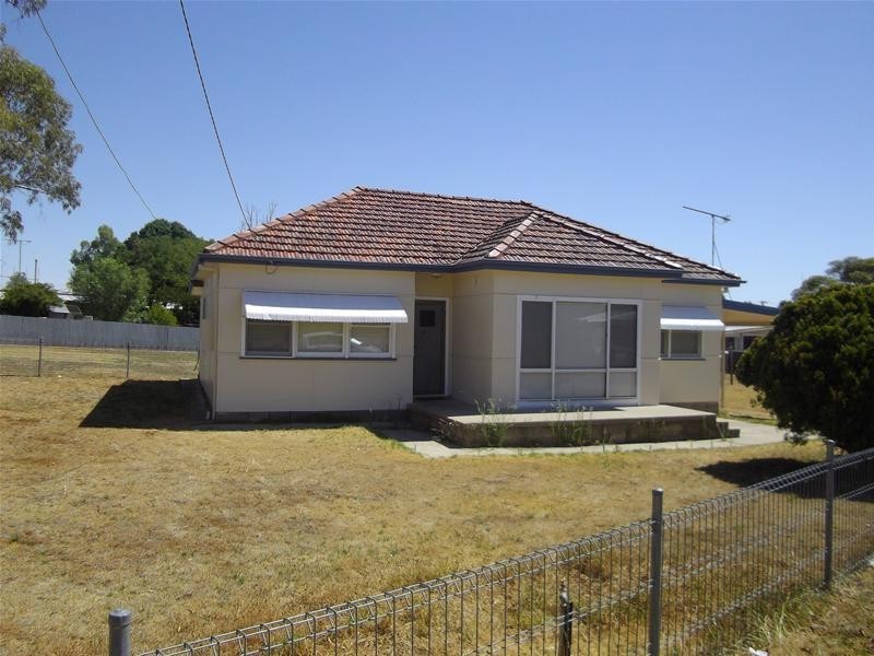 24 Cooyal  Street, Cowra NSW 2794