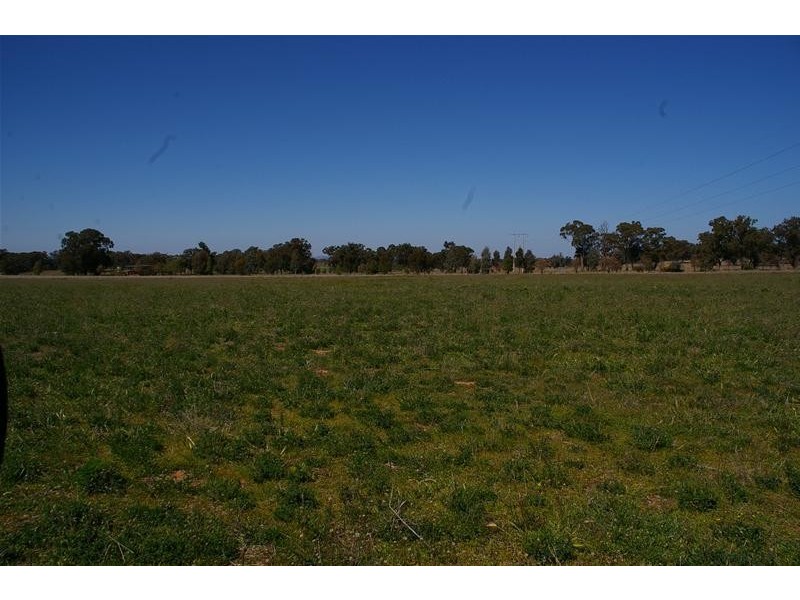 Grenfell Road, Cowra NSW 2794