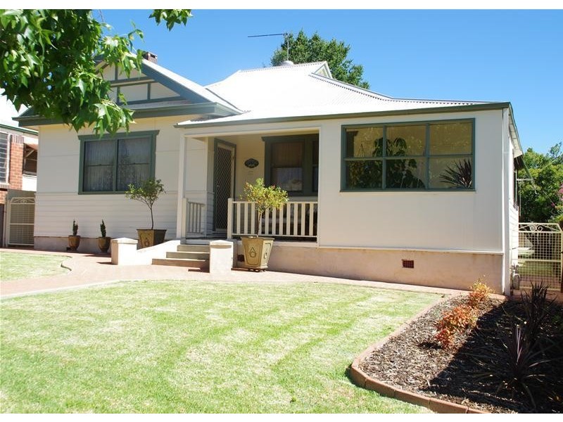 17 Waugoola Street, Cowra NSW 2794