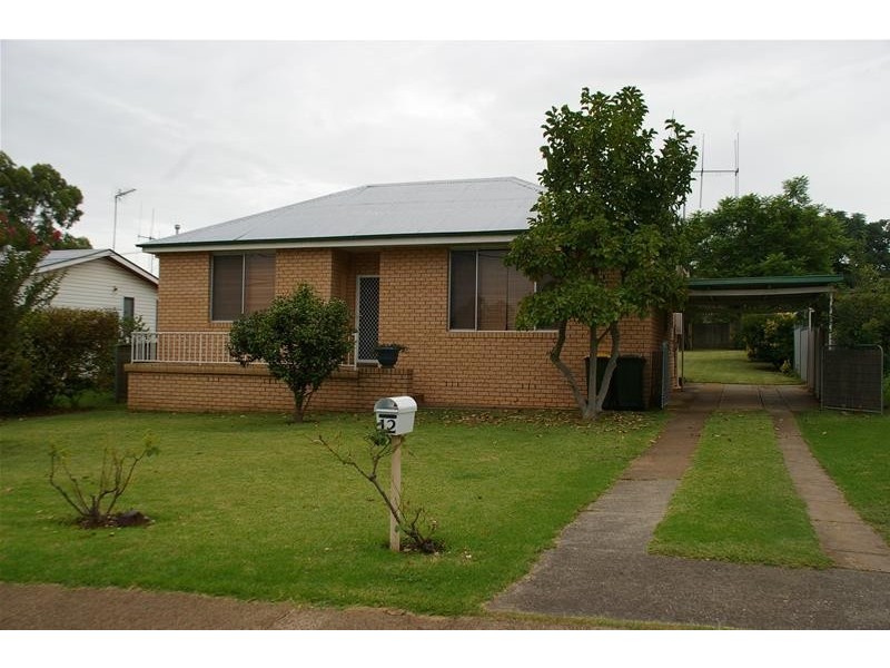 12 Myall Street, Cowra NSW 2794