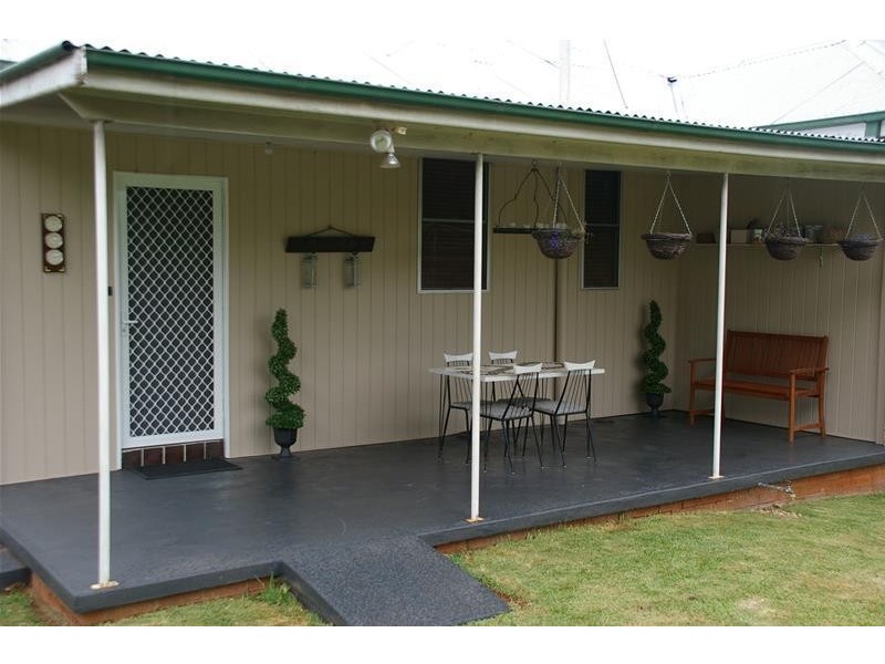 12 Myall Street, Cowra NSW 2794