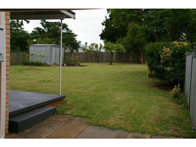 12 Myall Street, Cowra NSW 2794