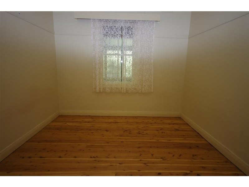 6 Carleton Street, Cowra NSW 2794