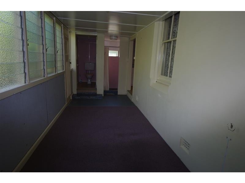 6 Carleton Street, Cowra NSW 2794