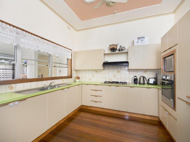 64 Avondale Avenue, East Lismore NSW 2480