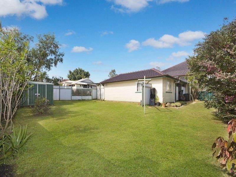 64 Avondale Avenue, East Lismore NSW 2480