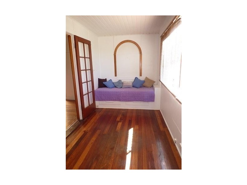 8 Oakley Avenue, East Lismore NSW 2480