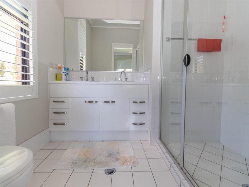 60 Pennefather Close, Yorklea NSW 2470