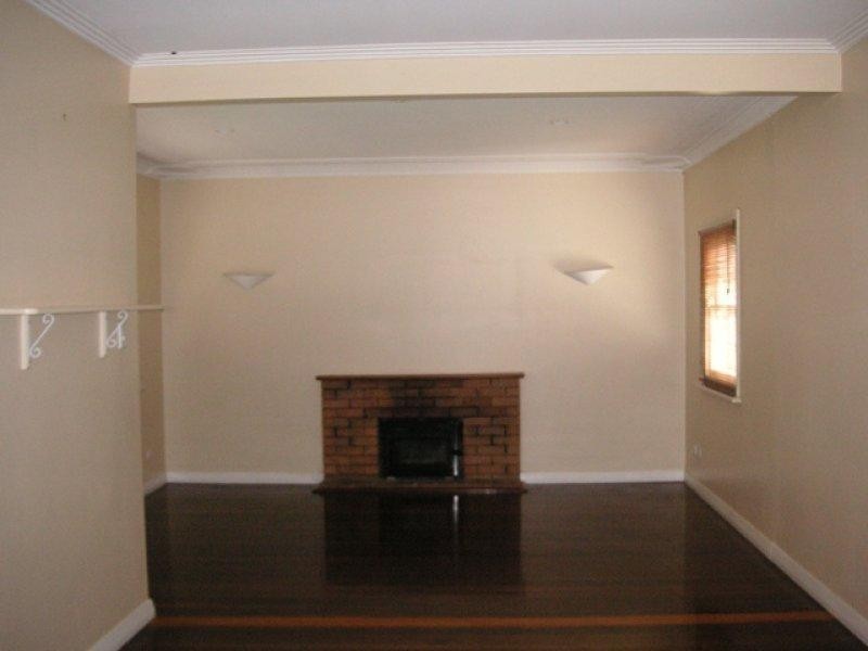 90 Oakley Avenue, East Lismore NSW 2480