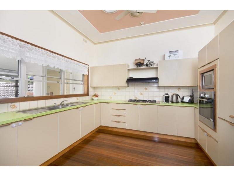 64 Avondale Avenue, East Lismore NSW 2480