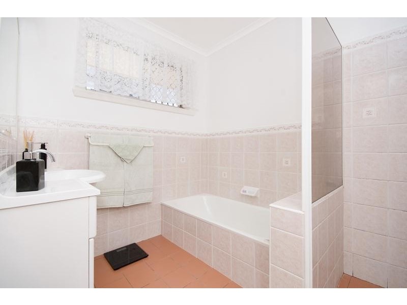 16 Zambelli Drive, East Lismore NSW 2480