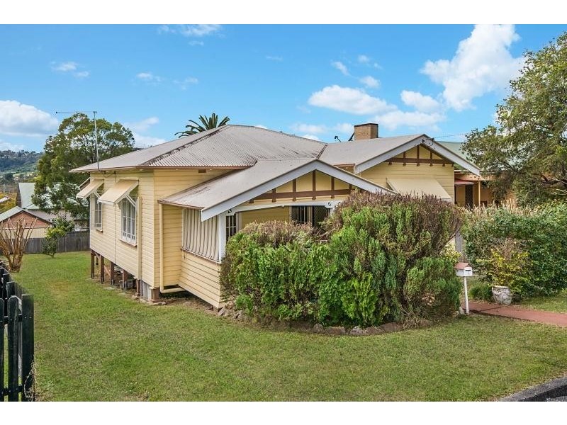 8 Daphne Street, Girards Hill NSW 2480