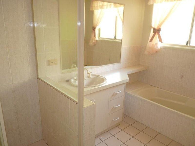 2/3 Belvedere Drive, East Lismore NSW 2480