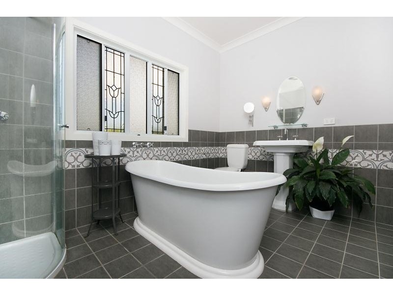 28 Barnes Avenue, South Lismore NSW 2480