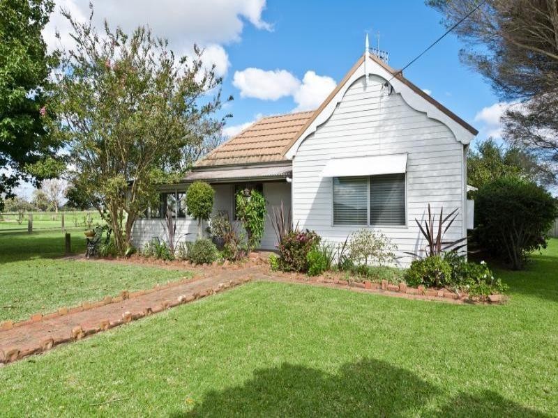 584 Greenwell Point Road, Brundee NSW 2540