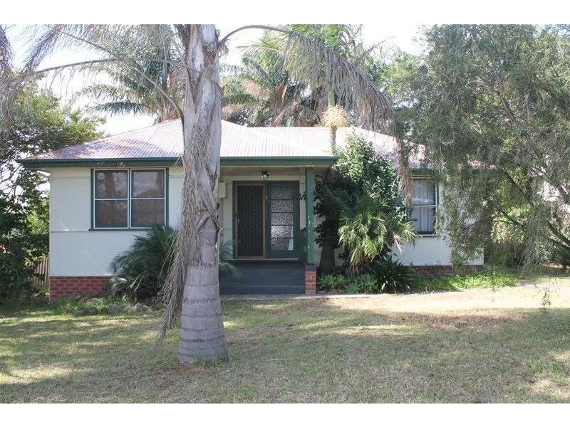 2 Young Avenue, Nowra NSW 2541