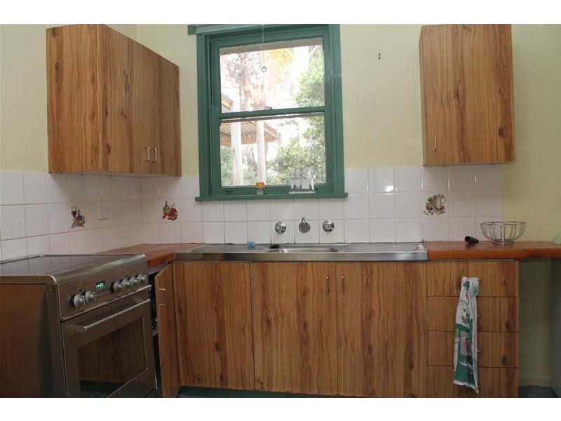 2 Young Avenue, Nowra NSW 2541