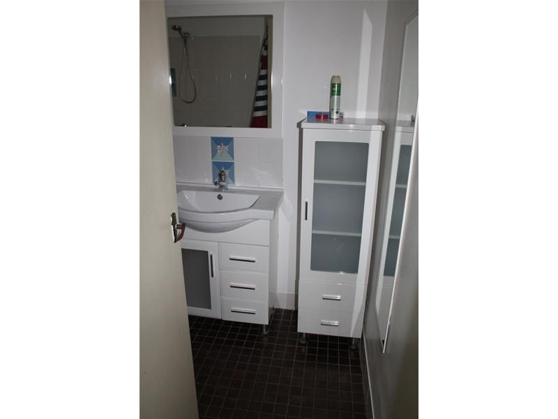 2 Young Avenue, Nowra NSW 2541