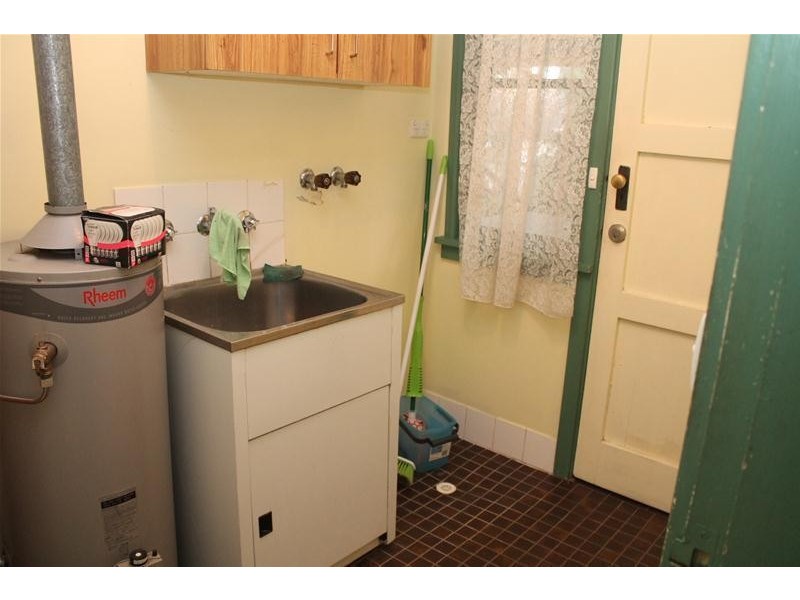 2 Young Avenue, Nowra NSW 2541