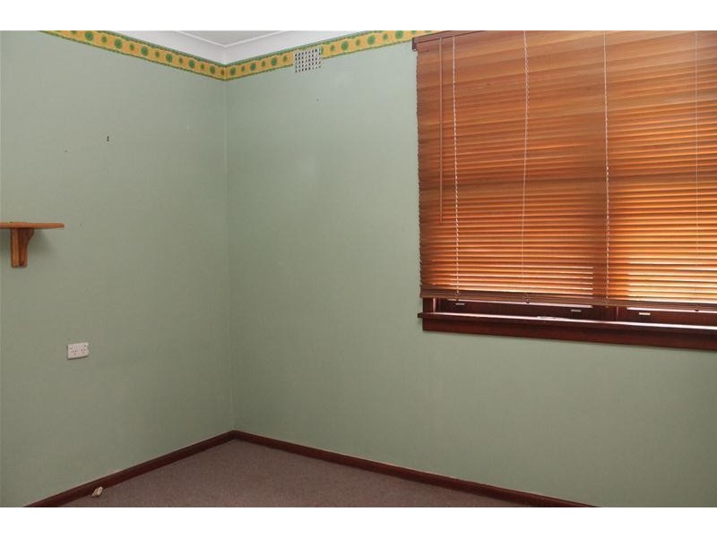 2 Young Avenue, Nowra NSW 2541