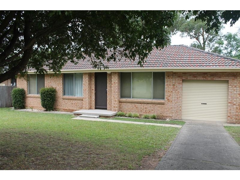 17 Peak Avenue, North Nowra NSW 2541