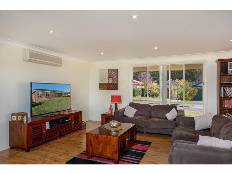 7 Freesia Crescent, Bomaderry NSW 2541