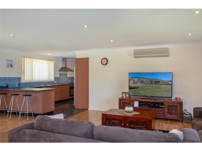 7 Freesia Crescent, Bomaderry NSW 2541