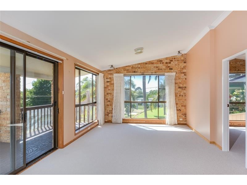 26 Comarong Street, Greenwell Point NSW 2540