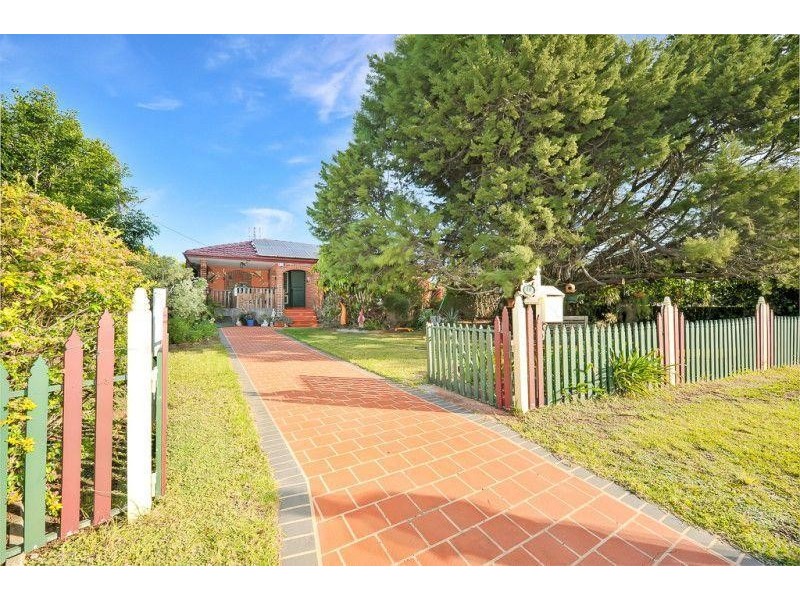 10 Camellia Grove, Bomaderry NSW 2541