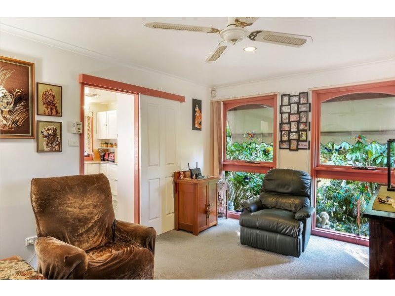 10 Camellia Grove, Bomaderry NSW 2541